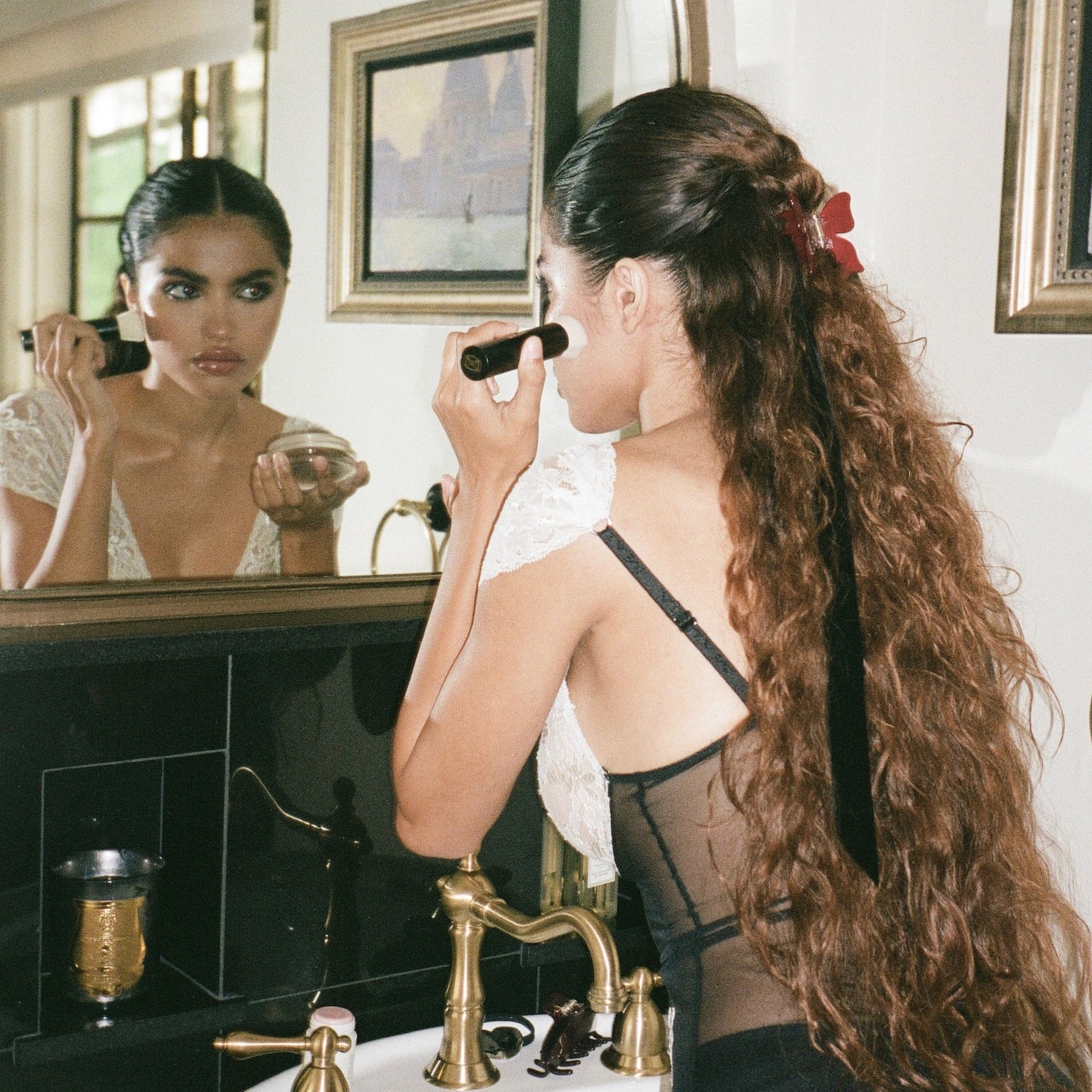 Bow Clip in Poinsettia